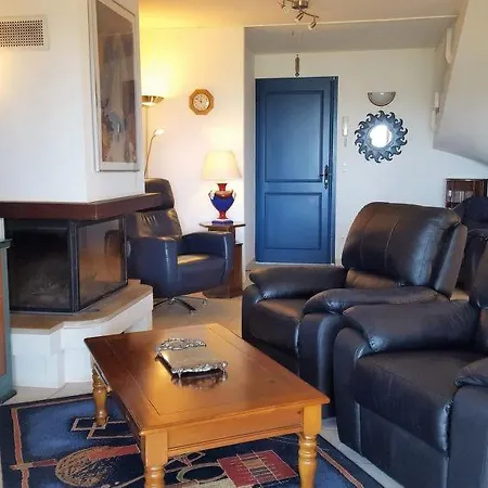 Sleeps 6 Pool Air Con Wifi Semesterbostad